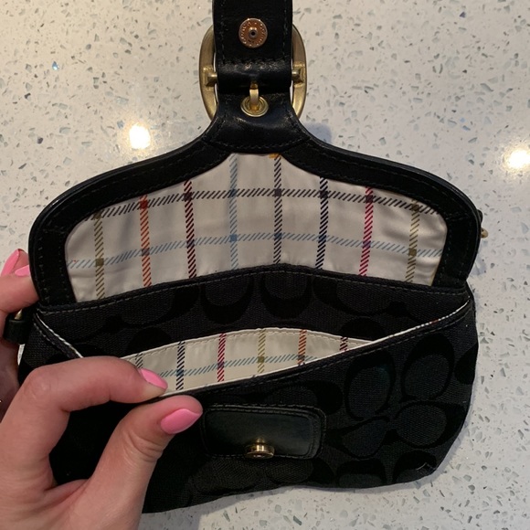 coach mini purse/wristlet - Picture 3 of 4